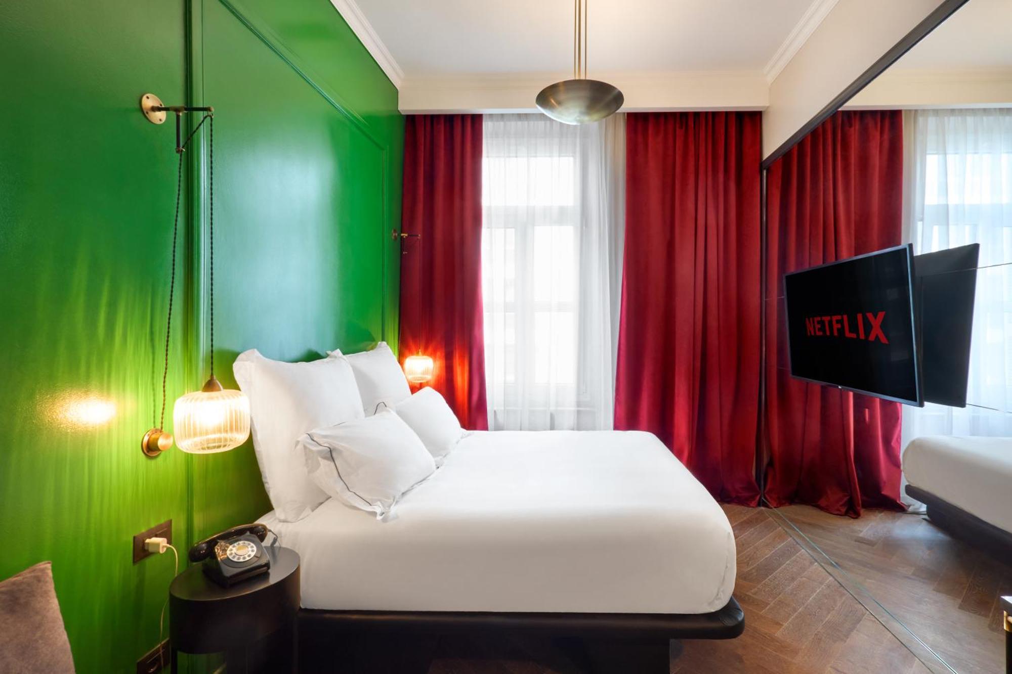 Отель Soho Athinas 60 Афины Экстерьер фото